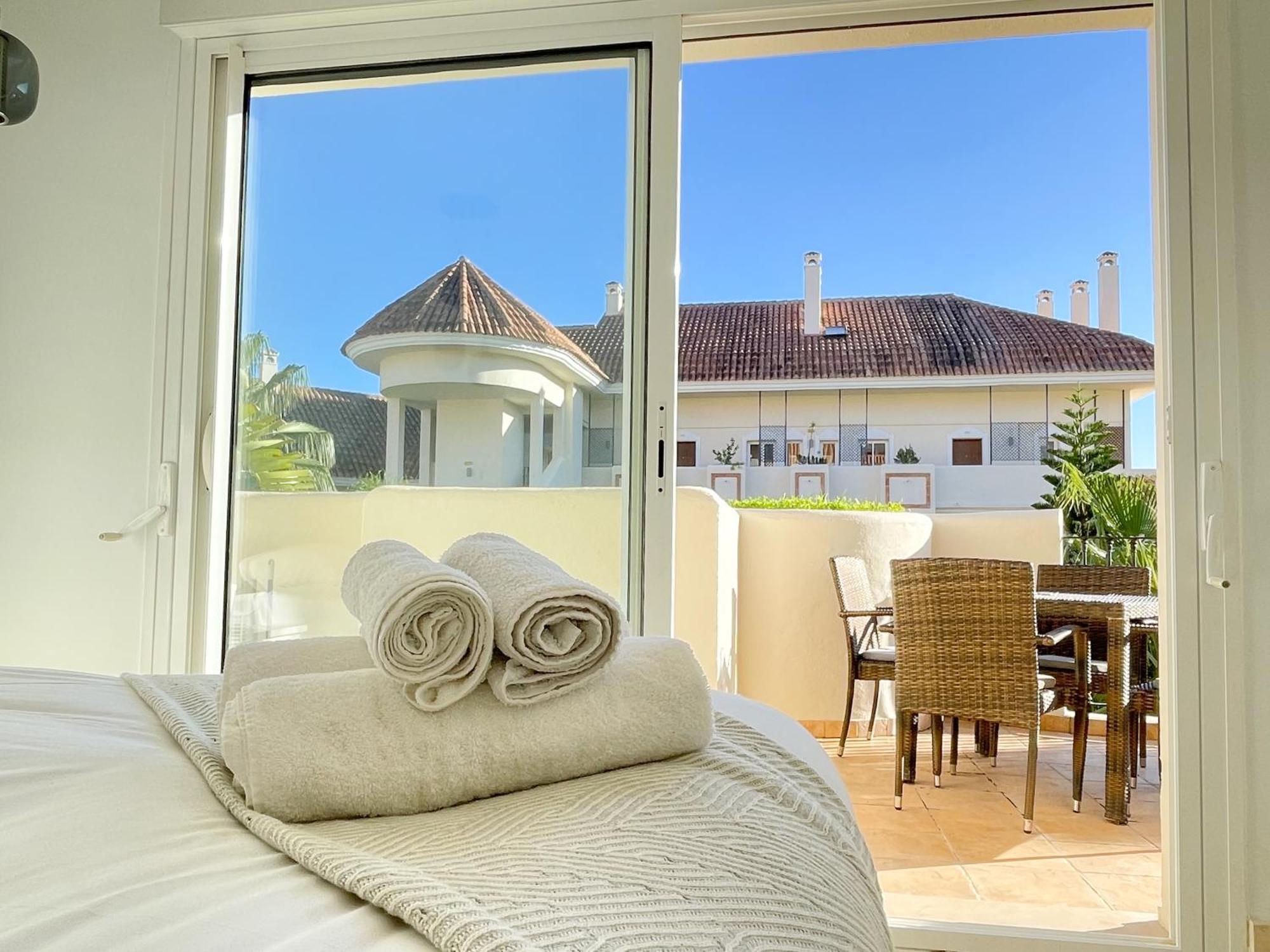 Aloha Hill Club Exclusive With Premier Amenities Apartemen