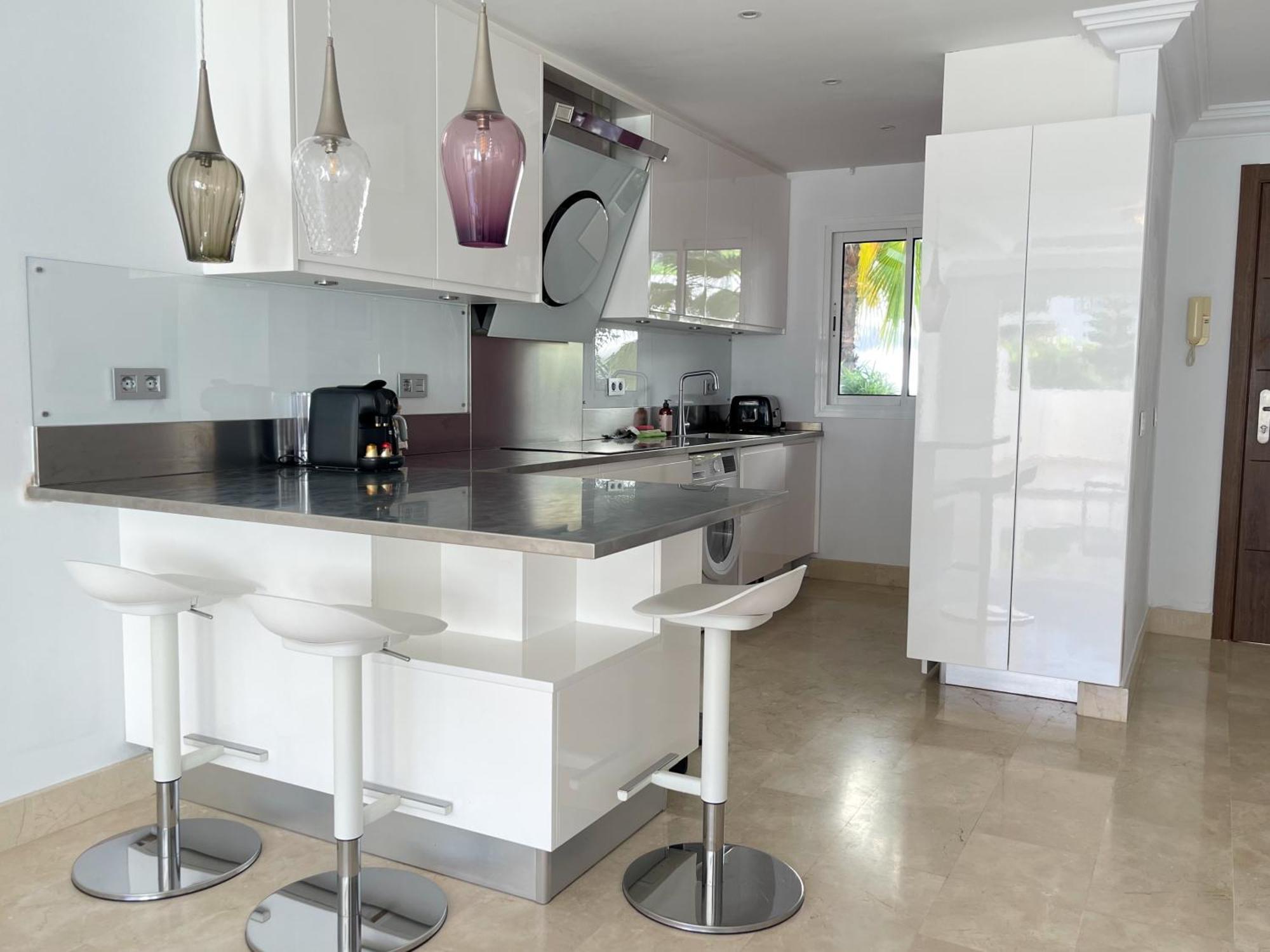 Apartemen Aloha Hill Club Exclusive With Premier Amenities Marbella
